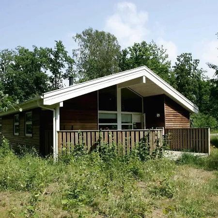 Four-bedroom Holiday In 2 *