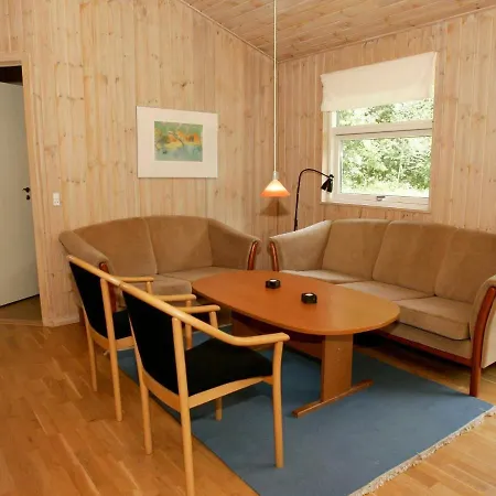 Four-bedroom Holiday In 2 Vakantiehuis *