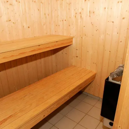 Four-bedroom Holiday In 2 * Hasle