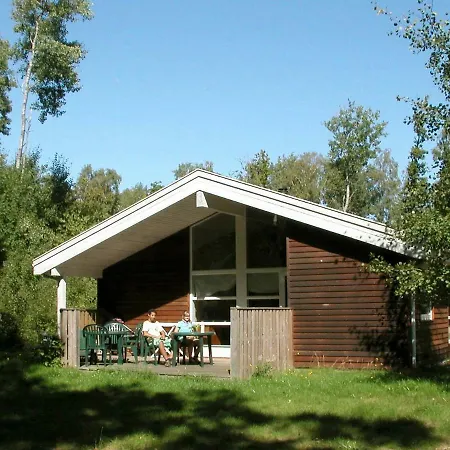 Vakantiehuis Four-bedroom Holiday In 2 *