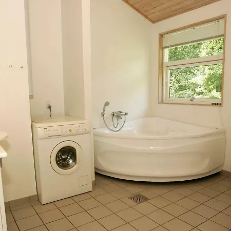 Vakantiehuis Four-bedroom Holiday In 2 Hasle